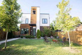 Modern Luxury with Rooftop Deck, 3 mi to Downtown